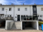 Exklusiv saniertes Reihenhaus, mit hochwertiger Ausstattung und sonnigem Garten - Bild