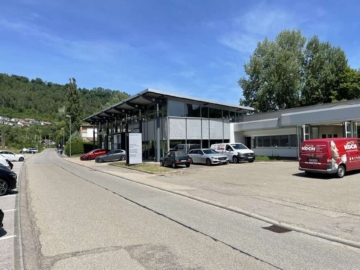 Gewerbeimmobilie mit Weitblick, Investieren – Entwickeln – Nutzen: Gewerbefläche mit Potenzial!, 78727 Oberndorf am Neckar, Industriehalle