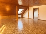 Attraktives Renditeobjekt Wohn- und Geschäftshaus im Herzen von Tuttlingen – 3 Wohneinheiten + Büro - DG Wohnzimmer
