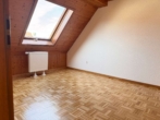 Attraktives Renditeobjekt Wohn- und Geschäftshaus im Herzen von Tuttlingen – 3 Wohneinheiten + Büro - DG Zimmer