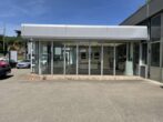 Attraktive Gewerbeimmobilie mit Ausstellungsfläche, Lager + Büro + Halle/Werkstatt - Bild
